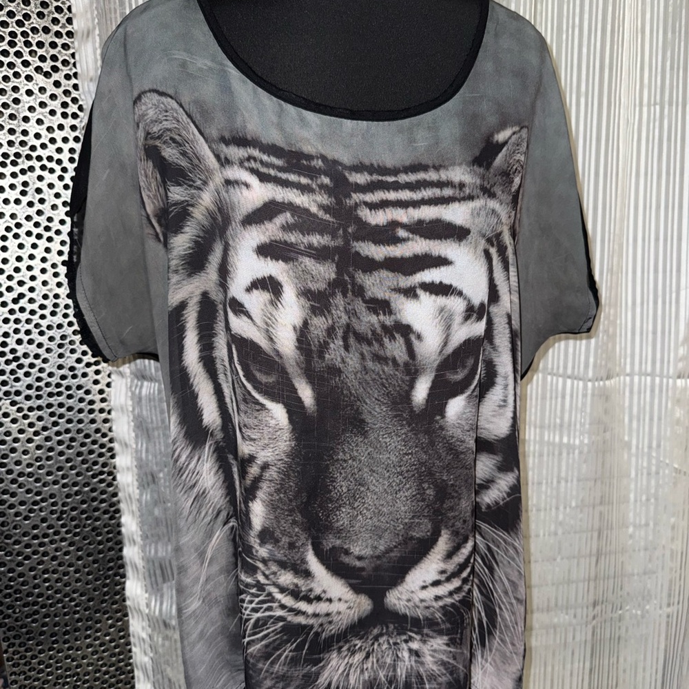 Gray Tiger Print Women's Top